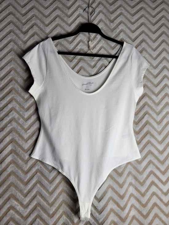Universal Thread Tops - Universal Thread White Scoop Neck Short Sleeve Bodysuit